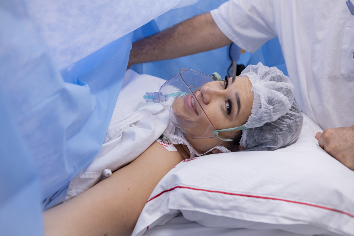parto-nascimento-foto-fotografia-fotografo-cesarea-recem-nascido-bebê-newborn-rio de janeiro-rj-teresópolis-maternidade-perinatal-normal-vaginal-natural-obstetra-pediatra-família-berçário-nascer-hctco-doula-gestante-grávida-amamentação-gestação-mãe-video