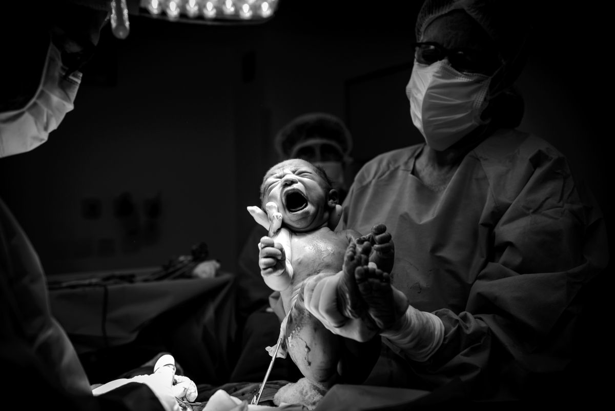 parto-nascimento-foto-fotografia-fotografo-cesarea-recem-nascido-bebê-newborn-rio de janeiro-rj-teresópolis-maternidade-perinatal-normal-vaginal-natural-obstetra-pediatra-família-berçário-nascer-hctco-doula-gestante-grávida-amamentação-gestação-mãe-video