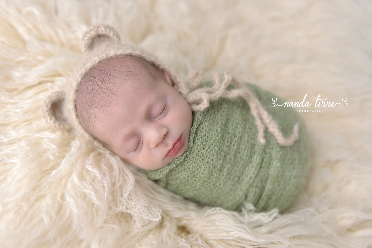 ensaio-newborn-recém-nascido-book-bebê-fotografia-foto-fotografo-teresopolis-rio de janeiro-rj-petropolis-maternidade-perinatal-hctco-nascimento-parto-itaipava-mãe-pai-nanda-tirre-friburgo-estúdio-sessão-fotográfica-fotográfico-estudio de newborn
