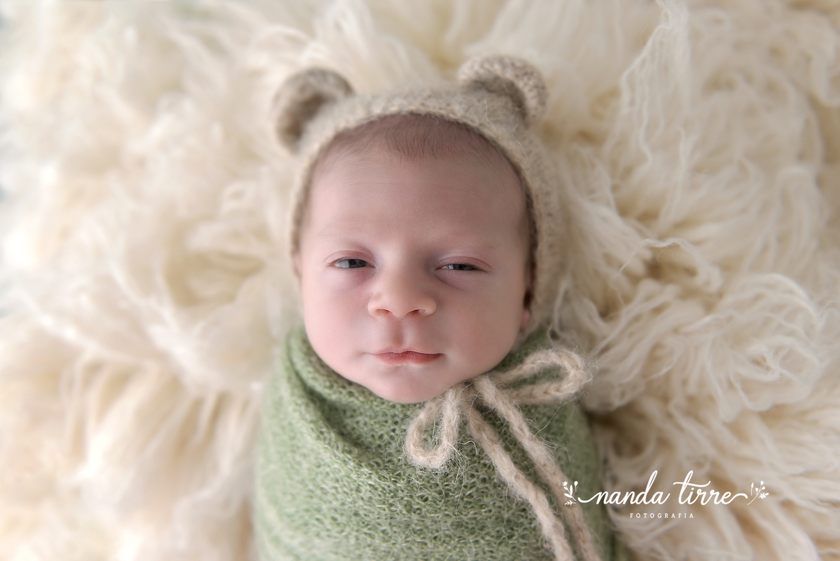 ensaio-newborn-recém-nascido-book-bebê-fotografia-foto-fotografo-teresopolis-rio de janeiro-rj-petropolis-maternidade-perinatal-hctco-nascimento-parto-itaipava-mãe-pai-nanda-tirre-friburgo-estúdio-sessão-fotográfica-fotográfico-estudio de newborn