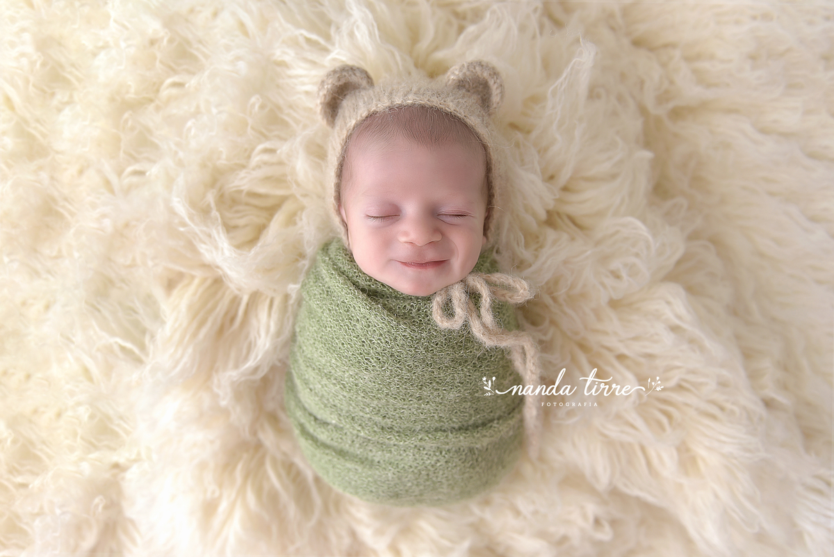 ensaio-newborn-recém-nascido-book-bebê-fotografia-foto-fotografo-teresopolis-rio de janeiro-rj-petropolis-maternidade-perinatal-hctco-nascimento-parto-itaipava-mãe-pai-nanda-tirre-friburgo-estúdio-sessão-fotográfica-fotográfico-estudio de newborn