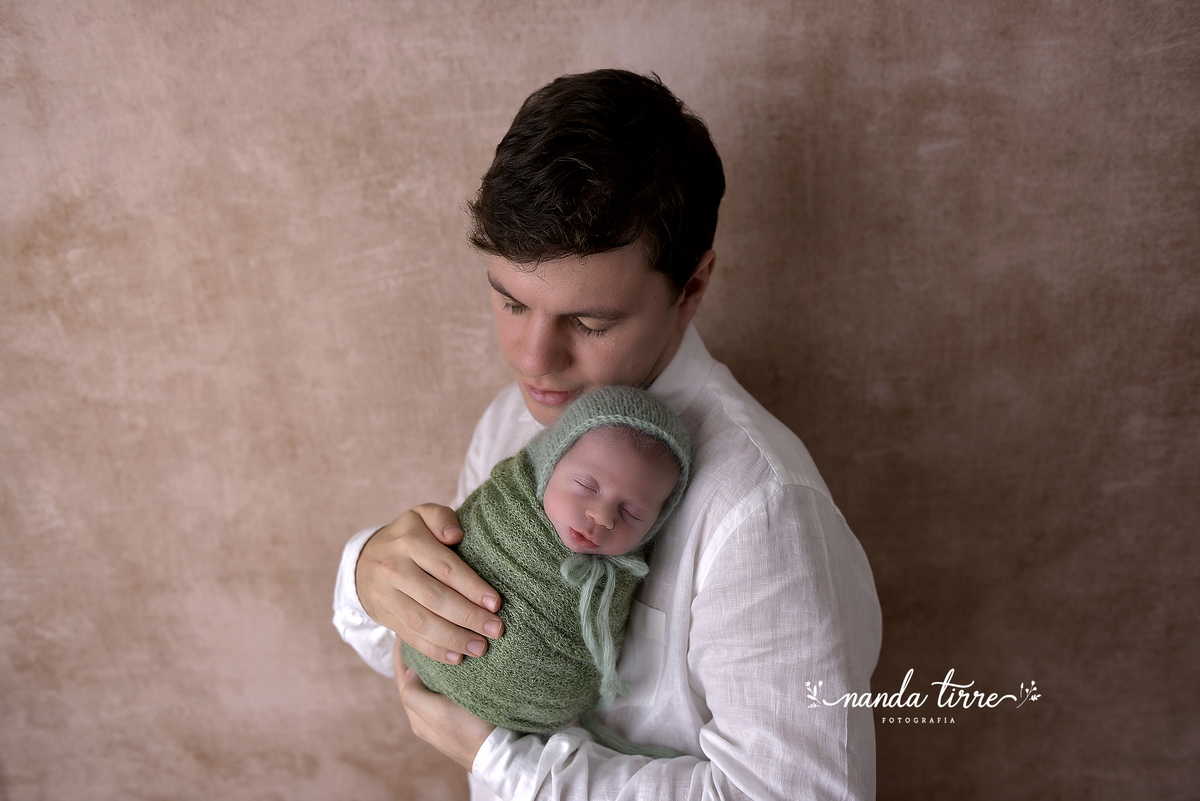 ensaio-newborn-recém-nascido-book-bebê-fotografia-foto-fotografo-teresopolis-rio de janeiro-rj-petropolis-maternidade-perinatal-hctco-nascimento-parto-itaipava-mãe-pai-nanda-tirre-friburgo-estúdio-sessão-fotográfica-fotográfico-estudio de newborn