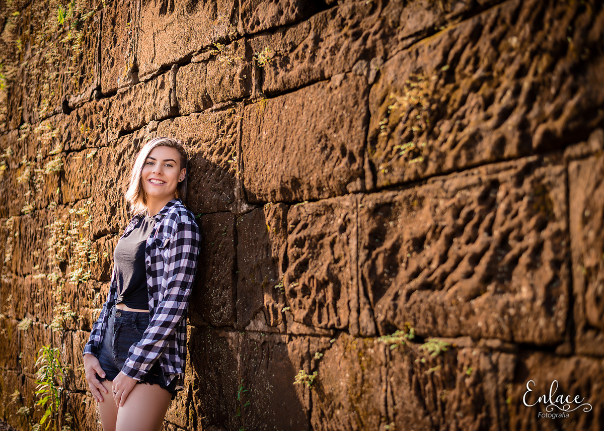 Ensaio de 15 anos, th, menina, lajeado, estrela, antiga fabrica da polar, RS, violão, futebol, grêmio