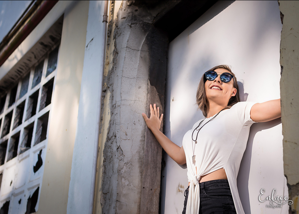 Ensaio de 15 anos, th, menina, lajeado, estrela, antiga fabrica da polar, RS, violão, futebol, grêmio