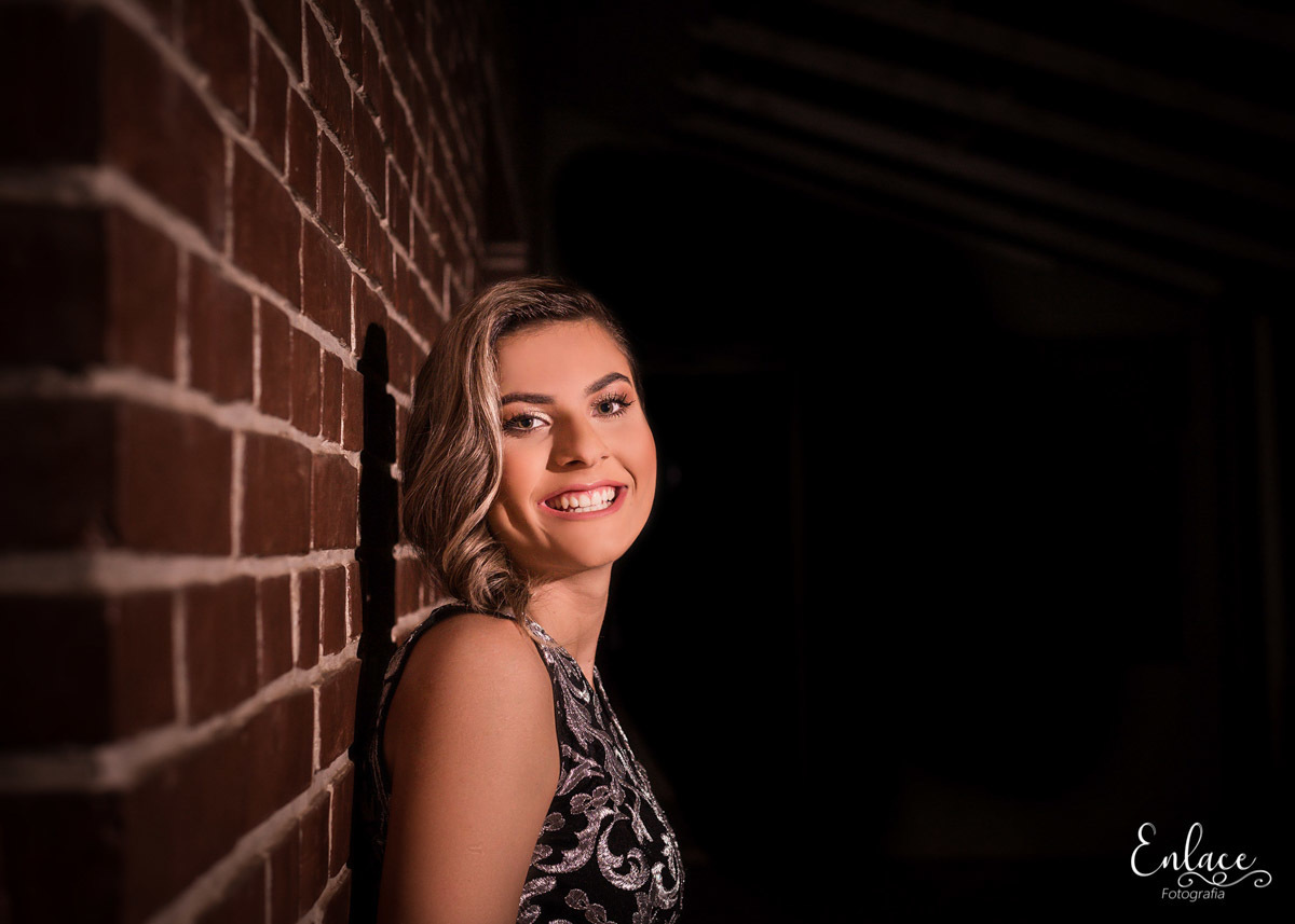 Festa de 15 anos, meninam lajeado RS, making of, família, vestido preto e prata