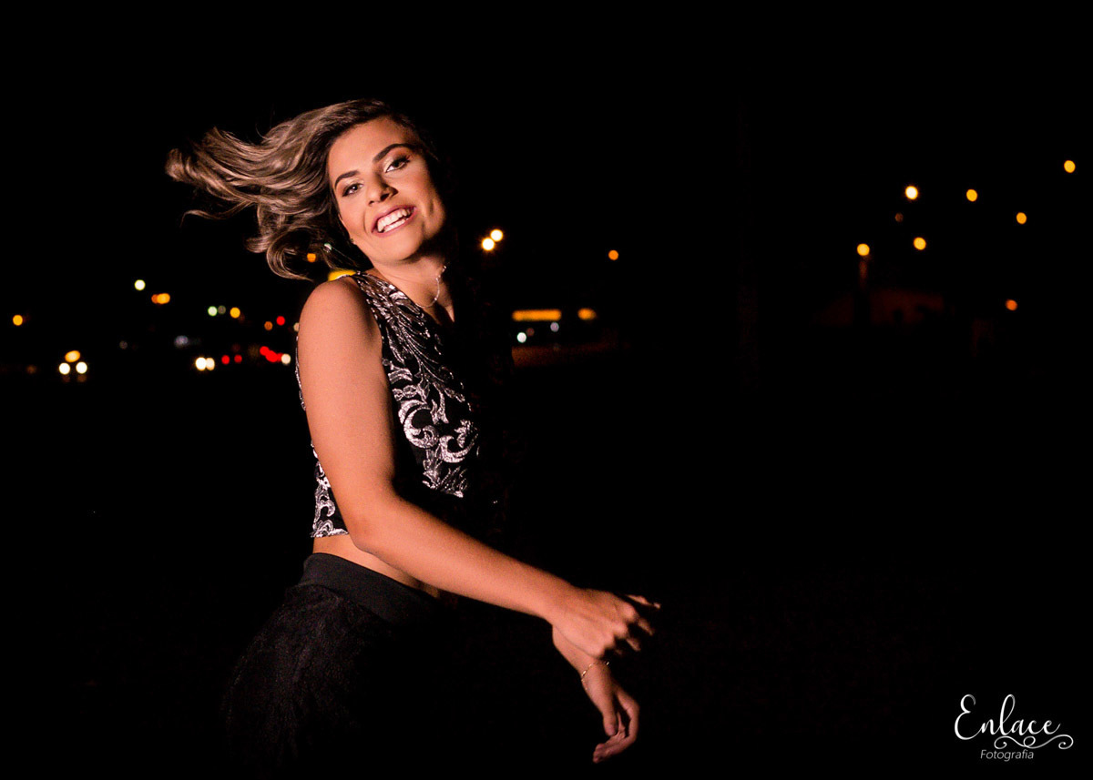 Festa de 15 anos, meninam lajeado RS, making of, família, vestido preto e prata