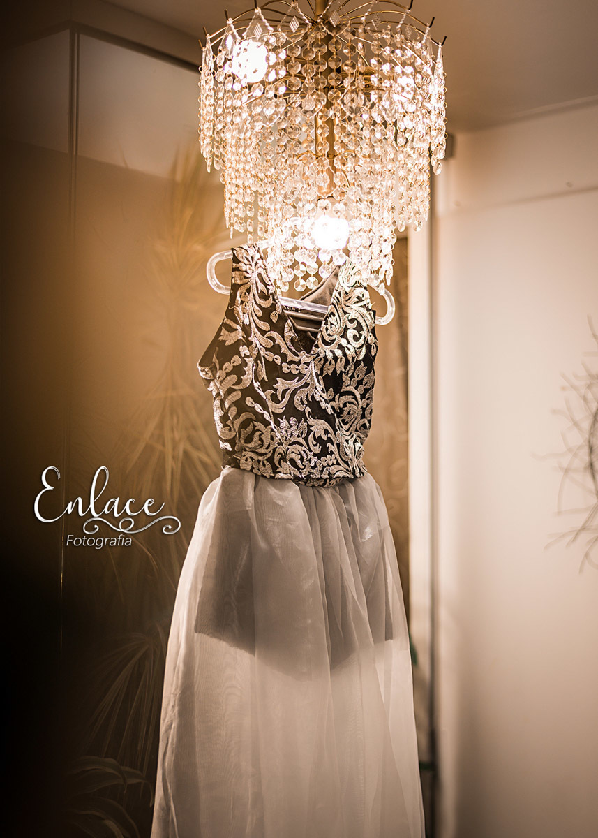 Festa de 15 anos, meninam lajeado RS, making of, família, vestido preto e prata