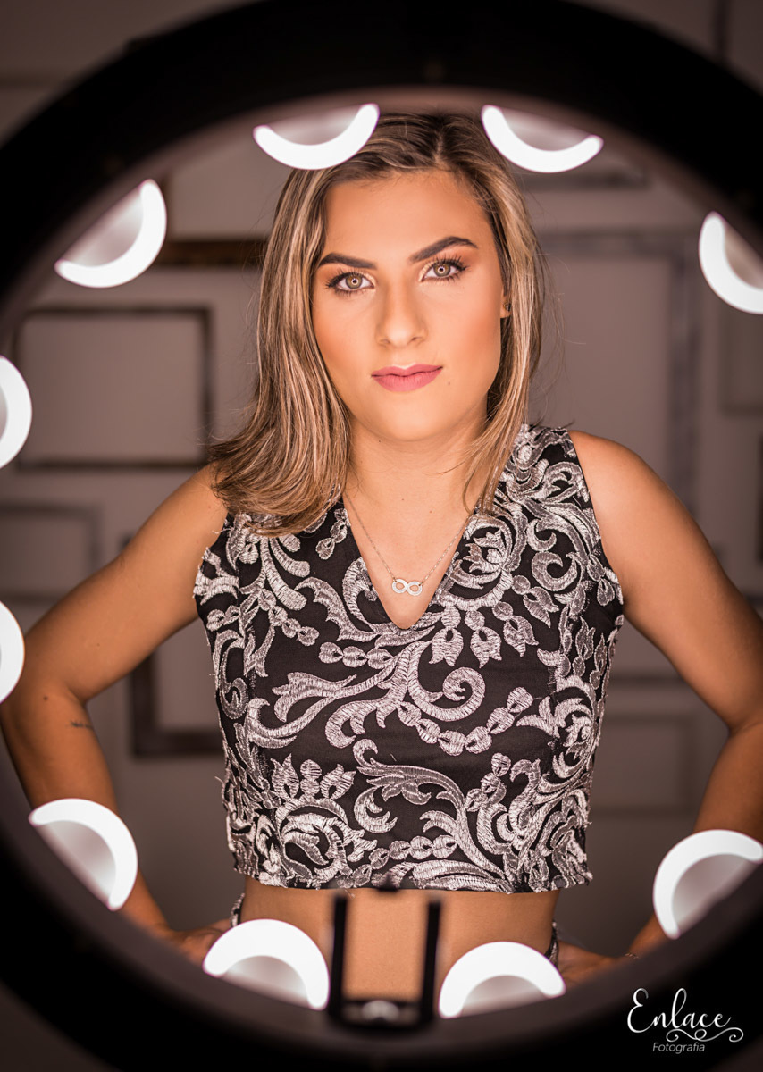 Festa de 15 anos, meninam lajeado RS, making of, família, vestido preto e prata