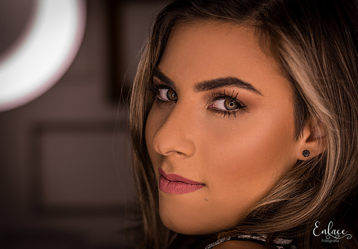 Festa de 15 anos, meninam lajeado RS, making of, família, vestido preto e prata