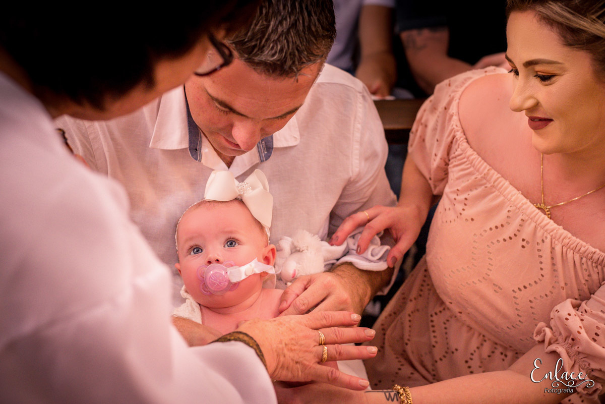 Batizado infantil , menina, 1 anos, clube de tiro e caça, igreja Paróquia Santo Inácio de Loyola, matriz, lajeado RS, decoração, família