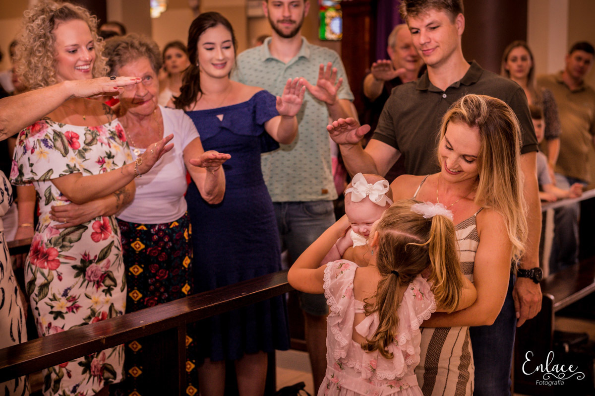 Batizado infantil , menina, 1 anos, clube de tiro e caça, igreja Paróquia Santo Inácio de Loyola, matriz, lajeado RS, decoração, família