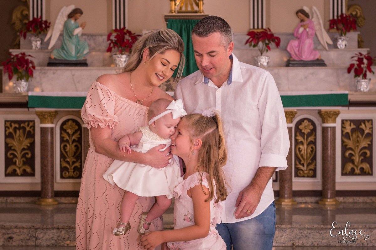 Batizado infantil , menina, 1 anos, clube de tiro e caça, igreja Paróquia Santo Inácio de Loyola, matriz, lajeado RS, decoração, família