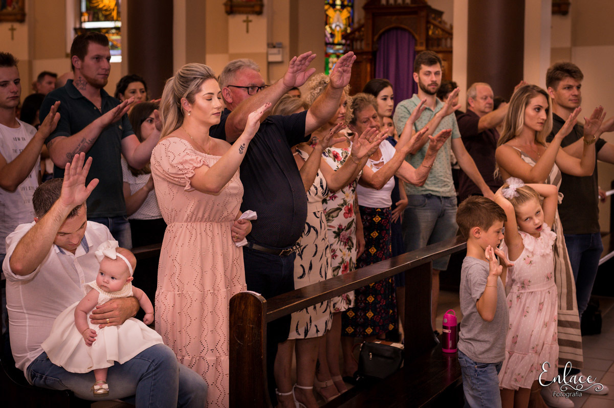 Batizado infantil , menina, 1 anos, clube de tiro e caça, igreja Paróquia Santo Inácio de Loyola, matriz, lajeado RS, decoração, família