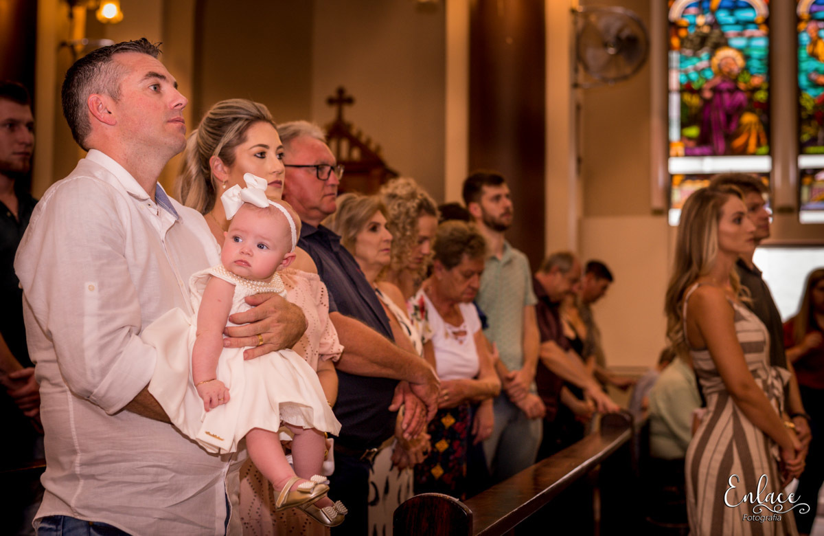 Batizado infantil , menina, 1 anos, clube de tiro e caça, igreja Paróquia Santo Inácio de Loyola, matriz, lajeado RS, decoração, família
