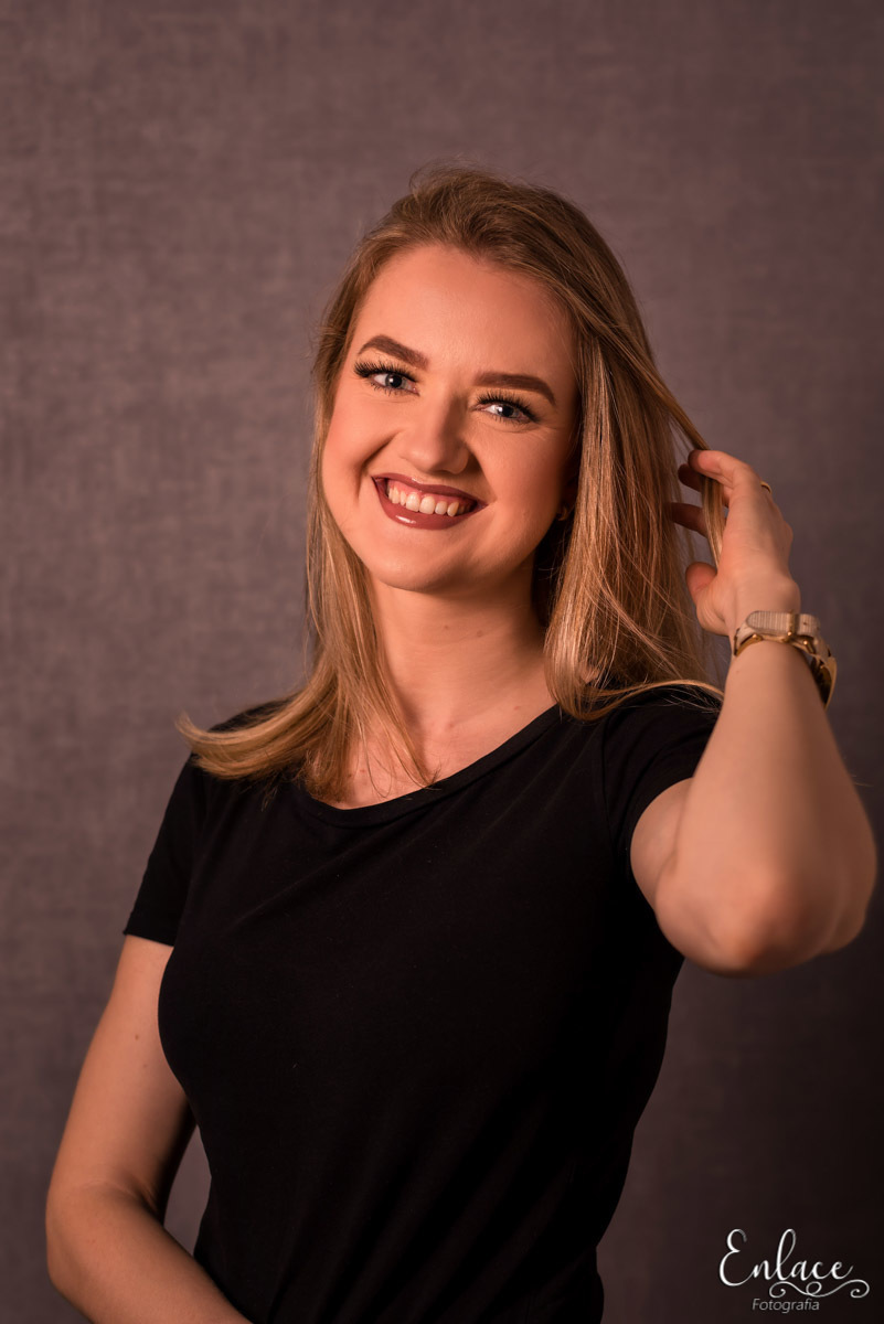 Sessão de retratos, lajeado RS, corporativo, Doutoranda em Educação Química / Pesquisador e Professor de Economia na UFRGS