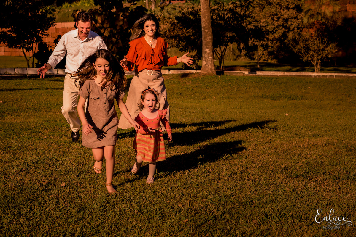 ensaio-de-família-leticia-2-meninas-criança-lindos-parque-municipal-perola-do-vale-arroio-do-meio-lajeado-rs-fotografia-enlace-vinicius-scherer-fotografialajeado