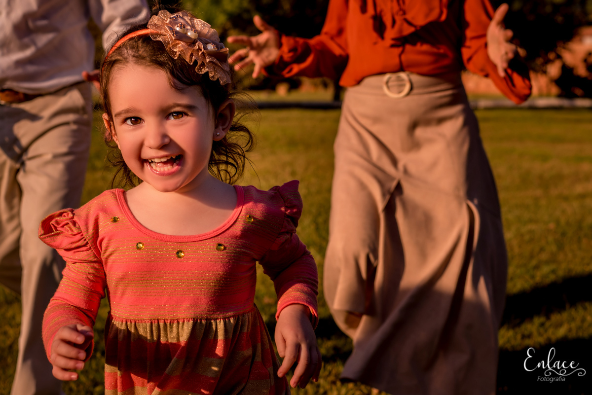 ensaio-de-família-leticia-2-meninas-criança-lindos-parque-municipal-perola-do-vale-arroio-do-meio-lajeado-rs-fotografia-enlace-vinicius-scherer-fotografialajeado