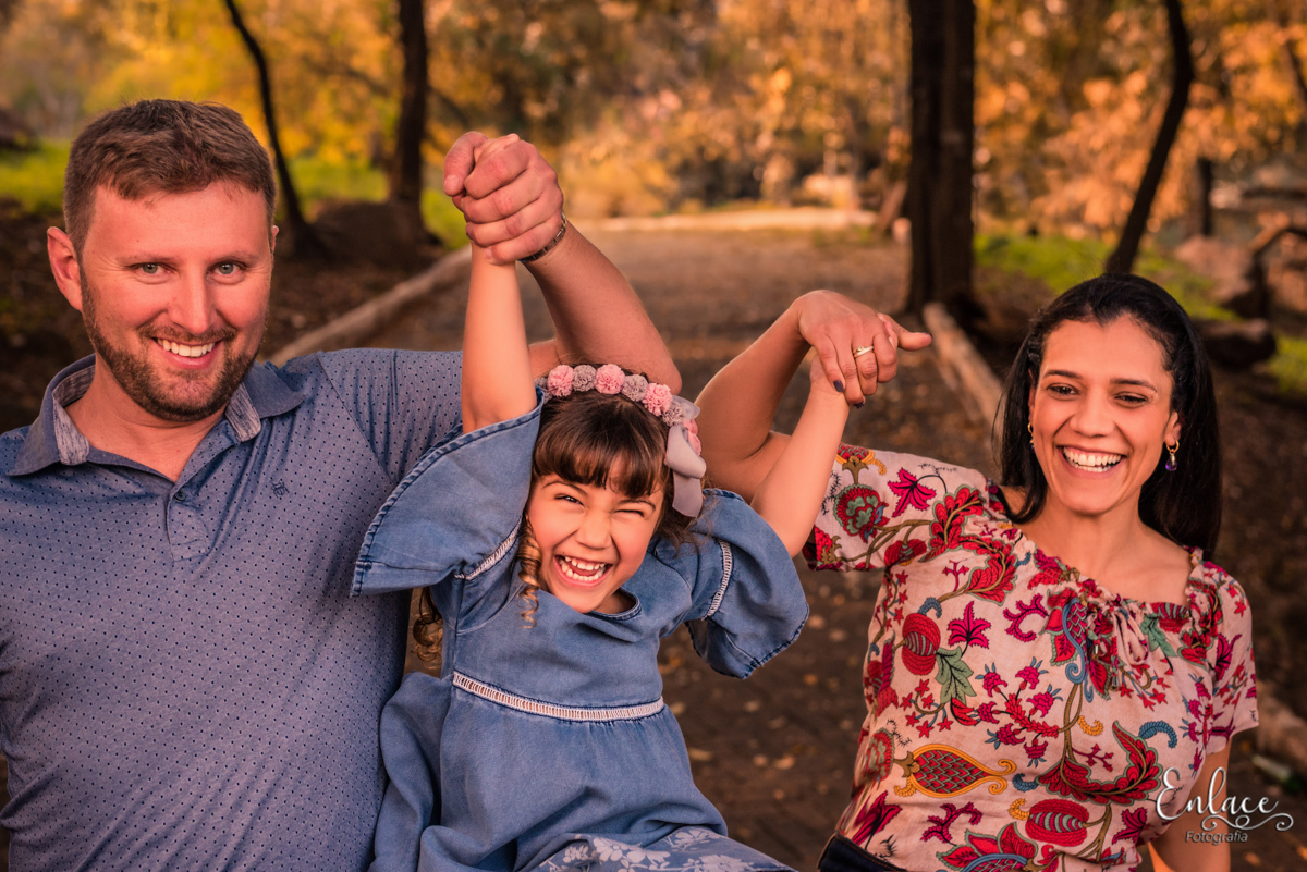 ensaio-de-família-julia-menina-criança-lindos-parque-professor-theobaldo-dick-lajeado-rs-fotografia-enlace-vinicius-scherer-fotografialajeado