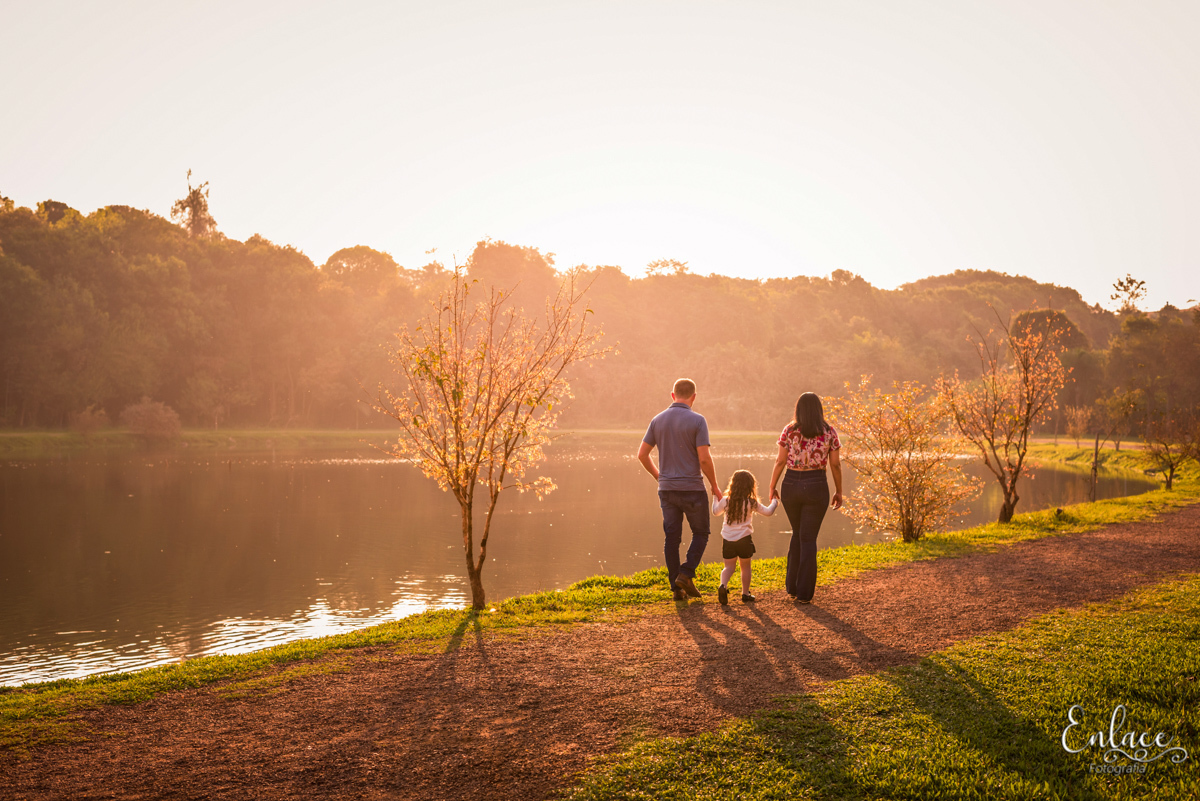 ensaio-de-família-julia-menina-criança-lindos-parque-professor-theobaldo-dick-lajeado-rs-fotografia-enlace-vinicius-scherer-fotografialajeado