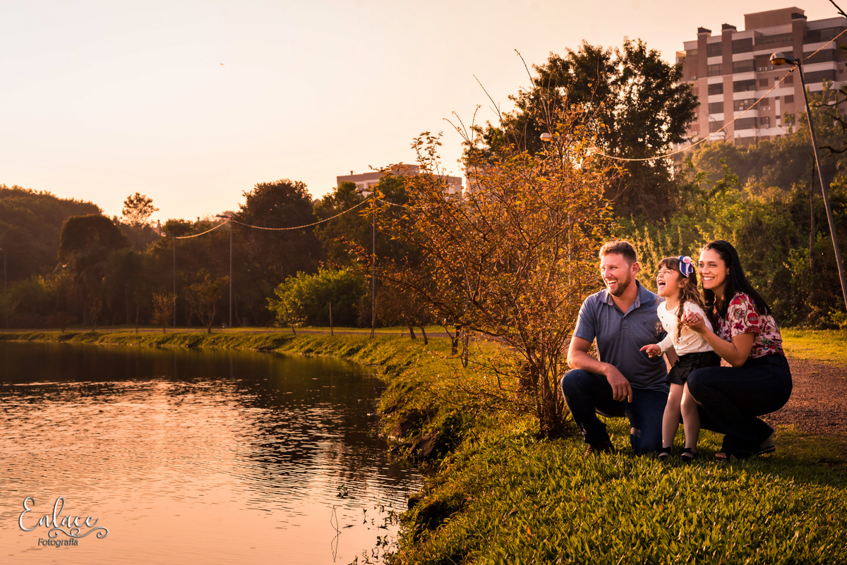 ensaio-de-família-julia-menina-criança-lindos-parque-professor-theobaldo-dick-lajeado-rs-fotografia-enlace-vinicius-scherer-fotografialajeado