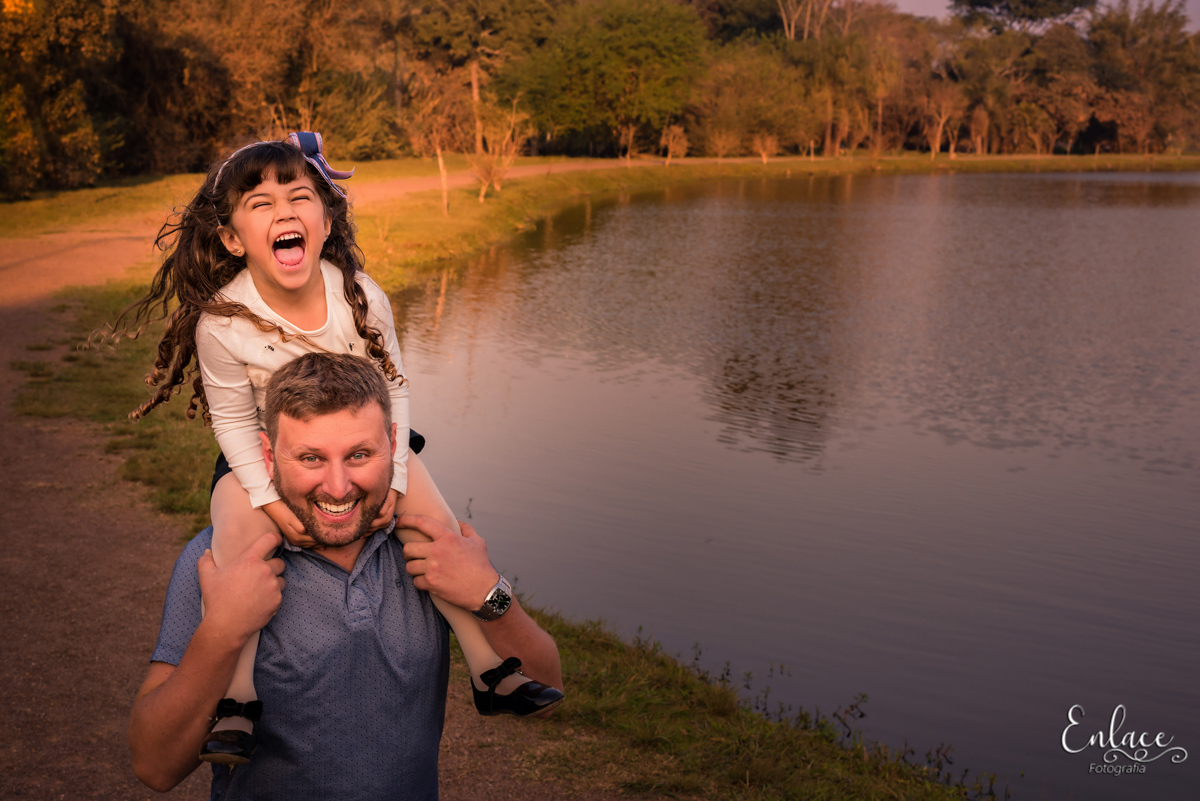 ensaio-de-família-julia-menina-criança-lindos-parque-professor-theobaldo-dick-lajeado-rs-fotografia-enlace-vinicius-scherer-fotografialajeado