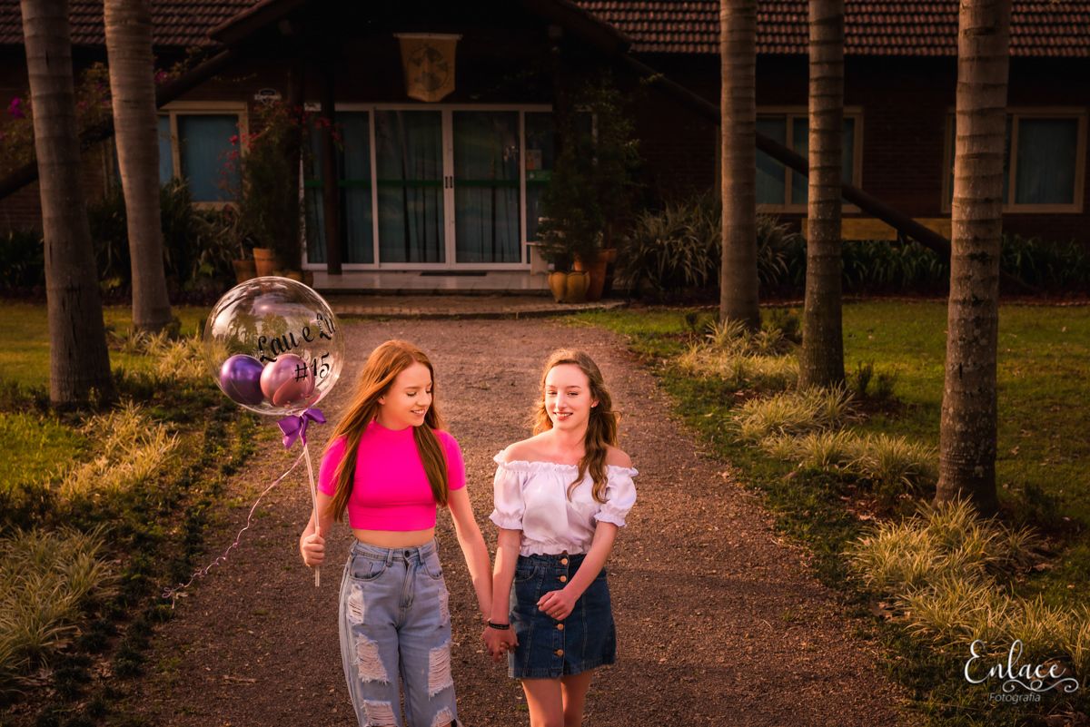 ensaio-gemeas-família--luana-laura-debutante-15-anos-2-meninas-jardim-botanico-santa-clara-lajeado-rs-fotografia-enlace-vinicius-scherer-fotografialajeado