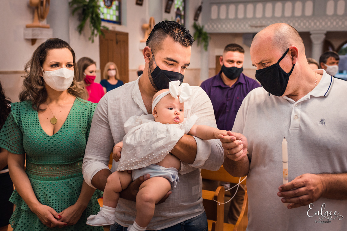 momento com padrinho batizado menina lajeado RS família pandemia fotografo vinicius scherer enlace