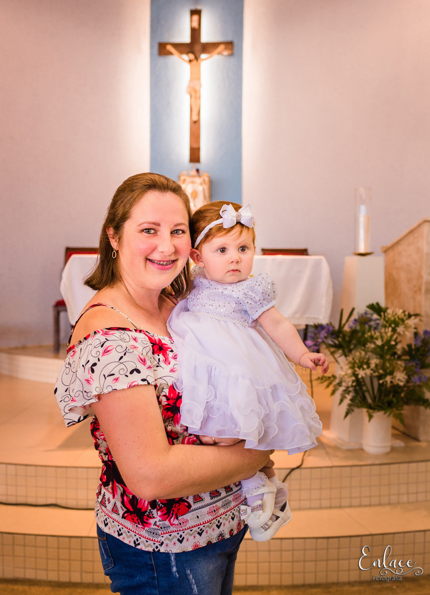 batizado-lajeado-rio-grande-do-sul-menina-batismo-família-pandemia-2020-distanciamento-social-brasil-rs-fotografo-enlace-vinicius-scherer 