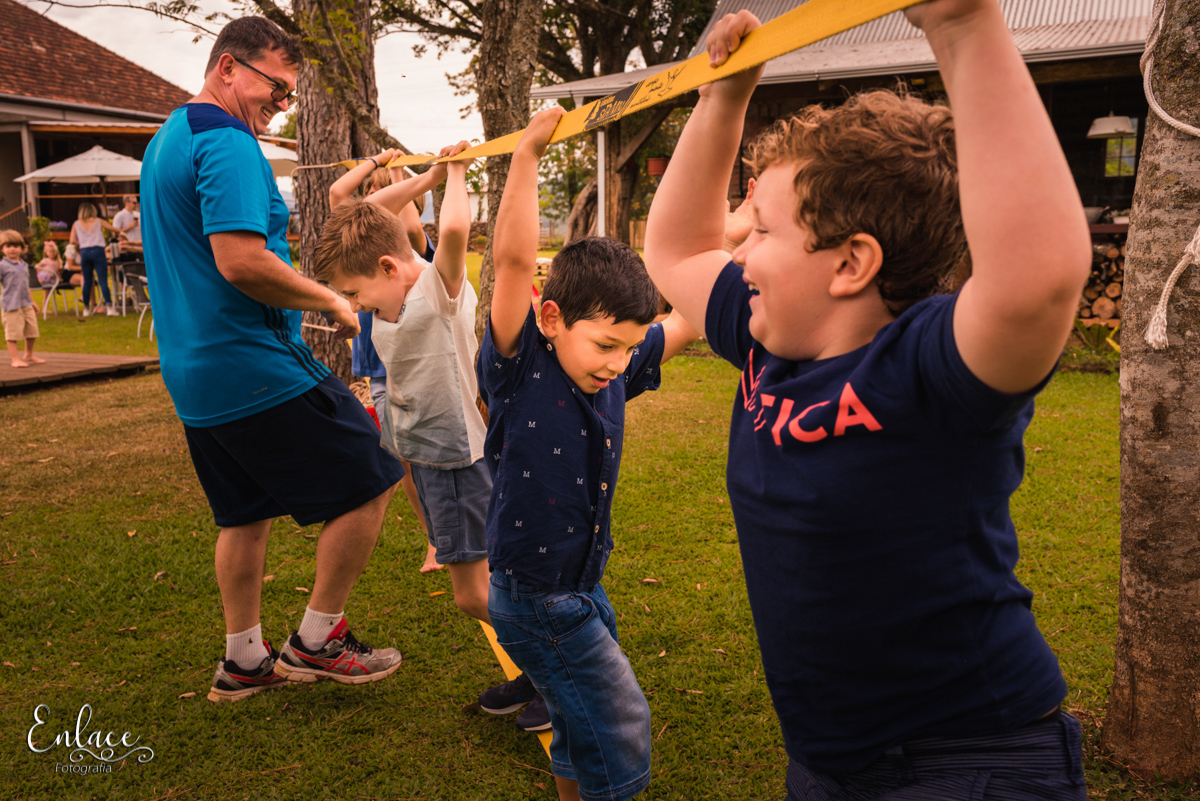 Aniversário infantil Menino  Família Tema minions momentos Antigo Armazem Bistro Colinas Lajeado RS Momentos slackline