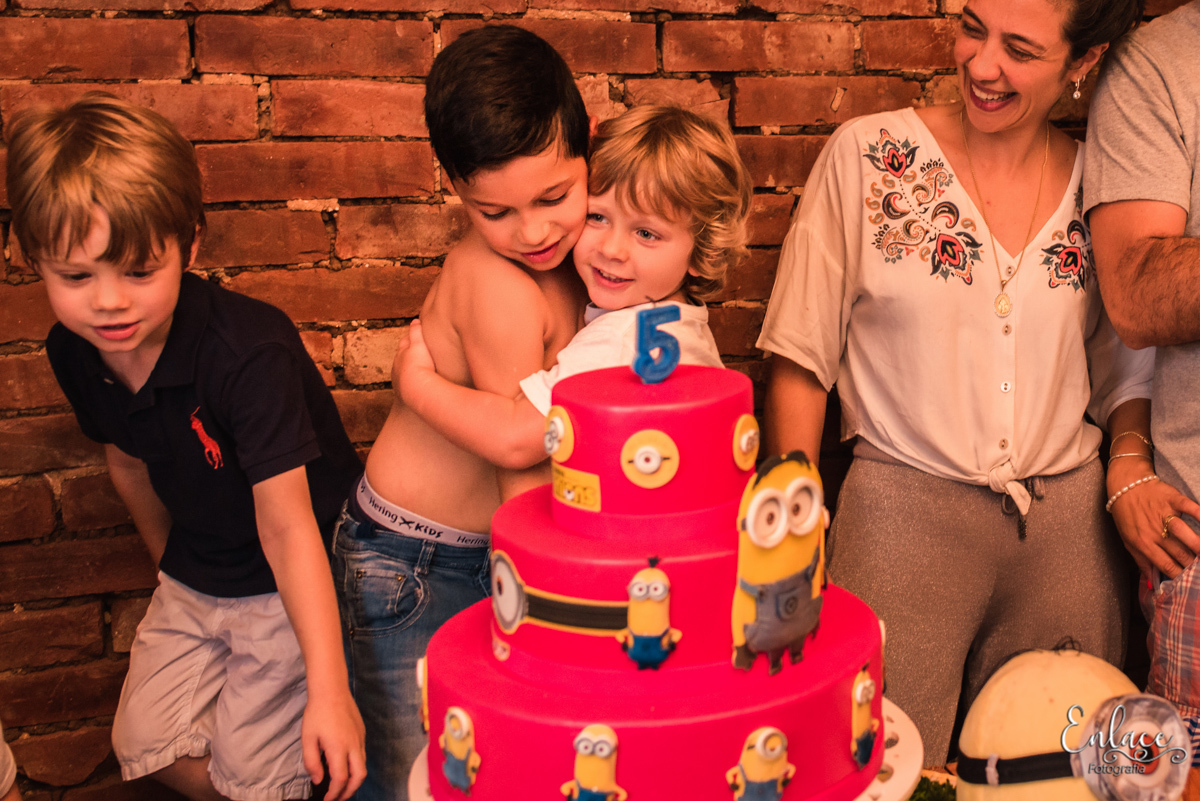 Aniversário infantil Menino  Família Tema minions momentos Antigo Armazem Bistro Colinas Lajeado RS Momentos parabéns