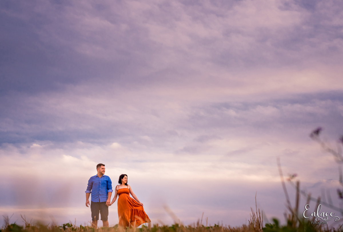 composição com as nuvens ensaio de gestante menina, Camila e Mateus, jardim botânico lajeado RS, enlace fotografia, Vinicius Schererensaio de gestante menina, Camila e Mateus, jardim botânico lajeado RS, enlace fotografia, Vinicius Scherer