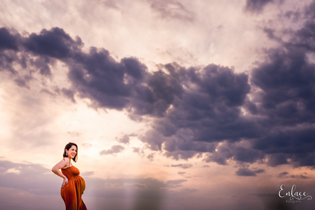 composição com as nuvens ensaio de gestante menina, Camila e Mateus, jardim botânico lajeado RS, enlace fotografia, Vinicius Scherer