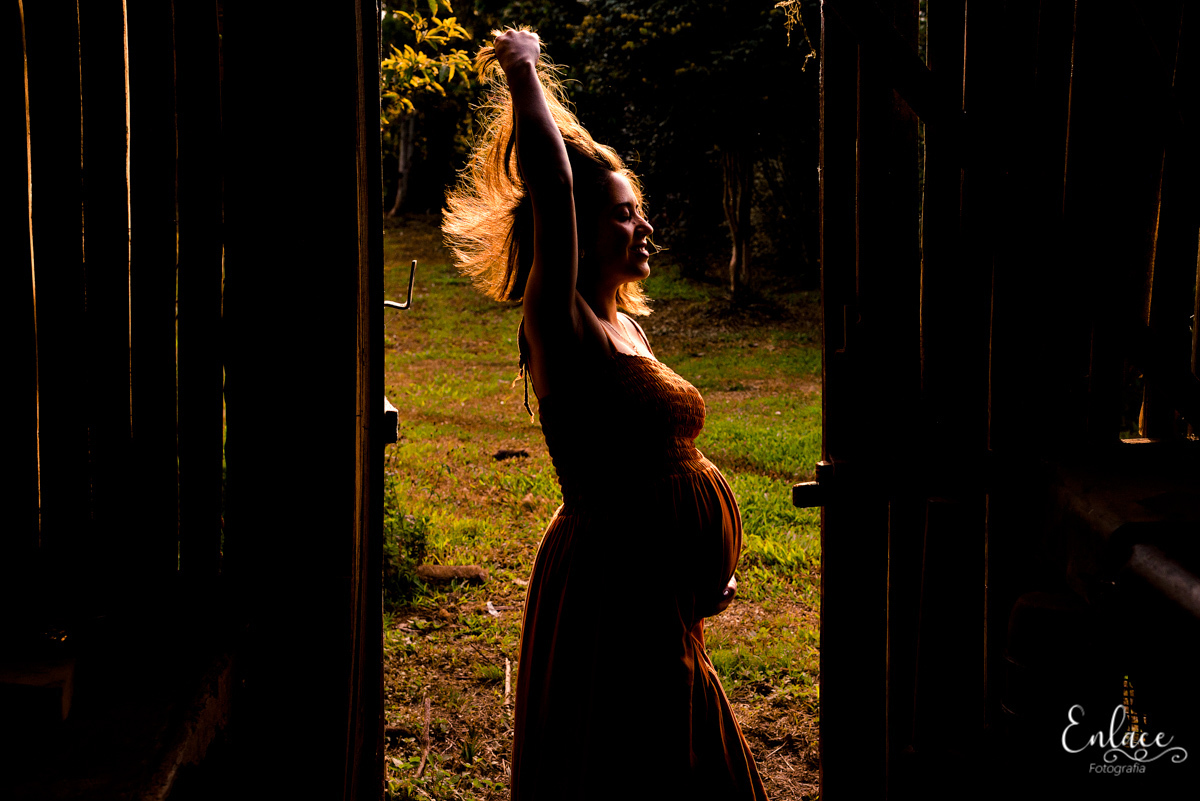 silhueta ensaio de gestante menina, Camila e Mateus, jardim botânico lajeado RS, enlace fotografia, Vinicius Scherer