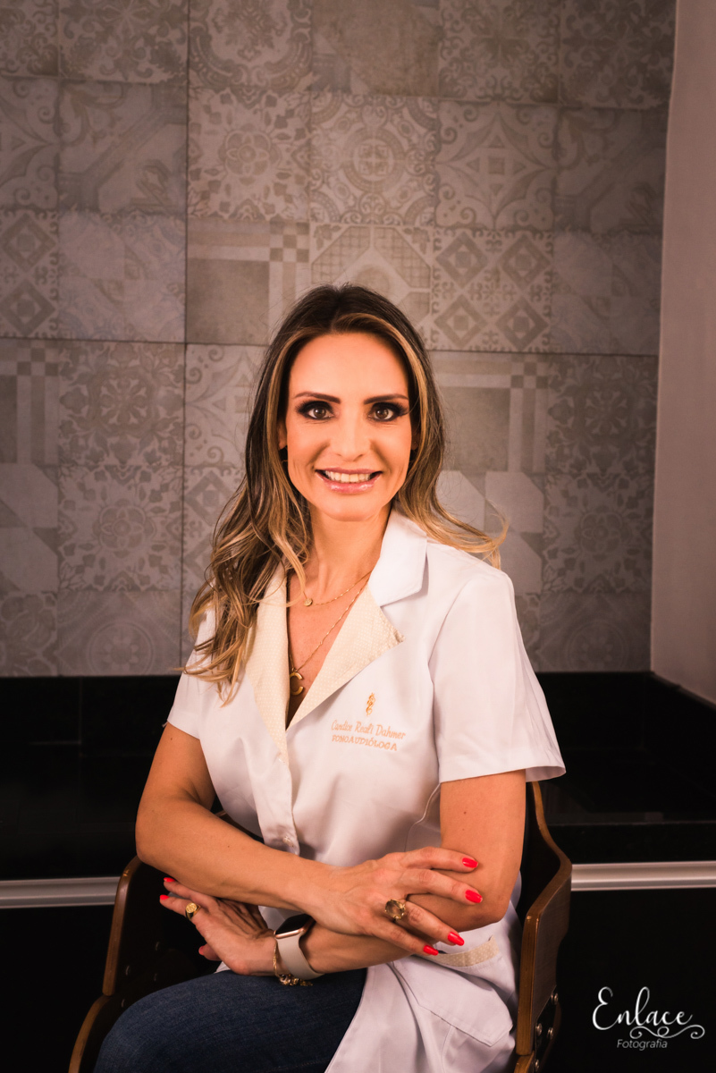 Sessão-de-retratos-corporativos-fonoaudióloga-lajeado-rio-grande-do-sul-família-2020-brasil-rs-fotografo-enlace-vinicius-scherer