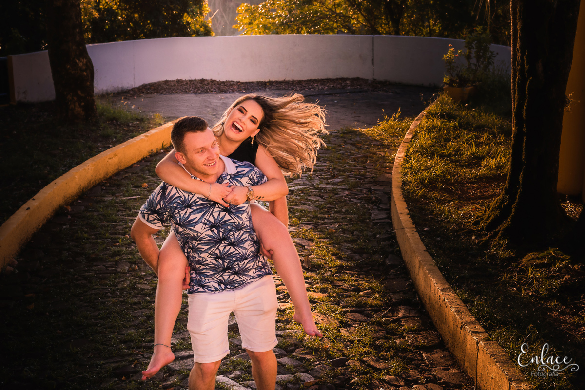 ensaio de casal, Antiga Fábrica Da Polar Estrela, RS, fotografia, lajeado, enlace, vinicius scherer