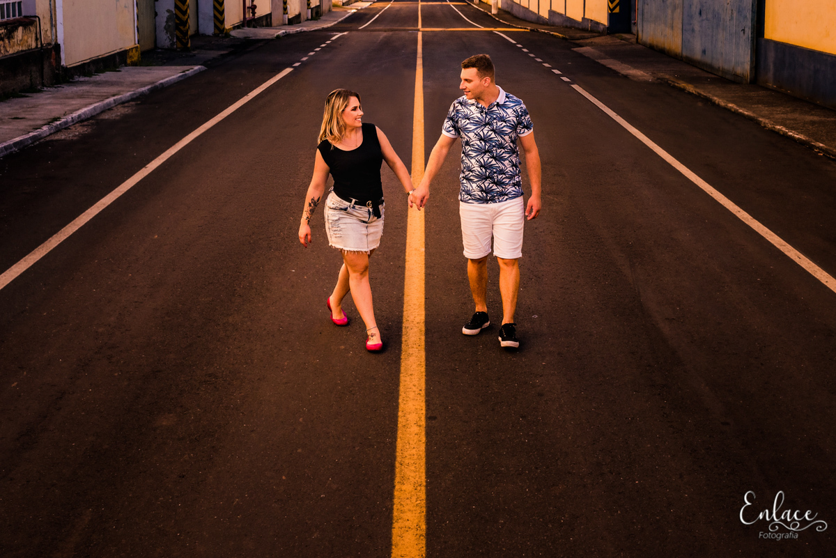 ensaio de casal, Antiga Fábrica Da Polar Estrela, RS, fotografia, lajeado, enlace, vinicius scherer