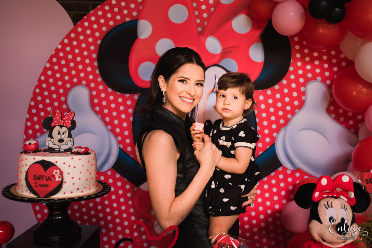 aniversário menina, 2 aninhos, decoração tema Minnie mouse, sitio, feito em casa, família, pandemia 