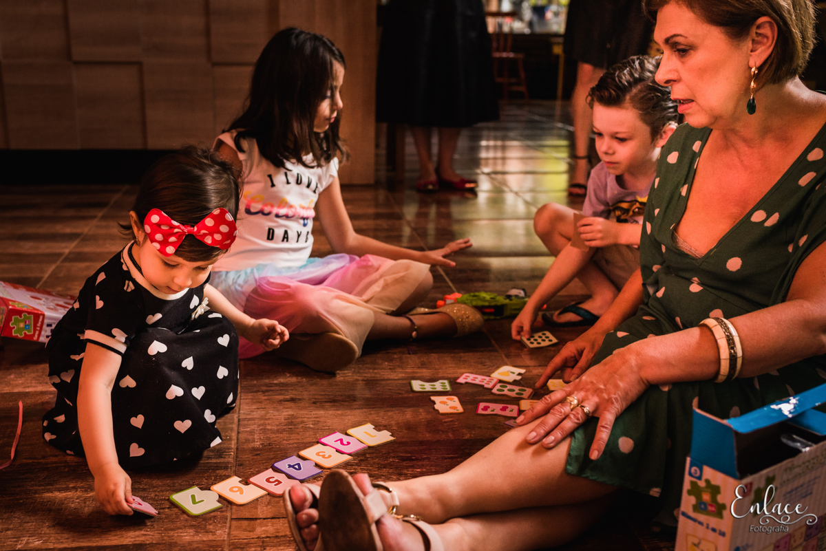 aniversário menina, 2 aninhos, decoração tema Minnie mouse, sitio, feito em casa, família, pandemia 