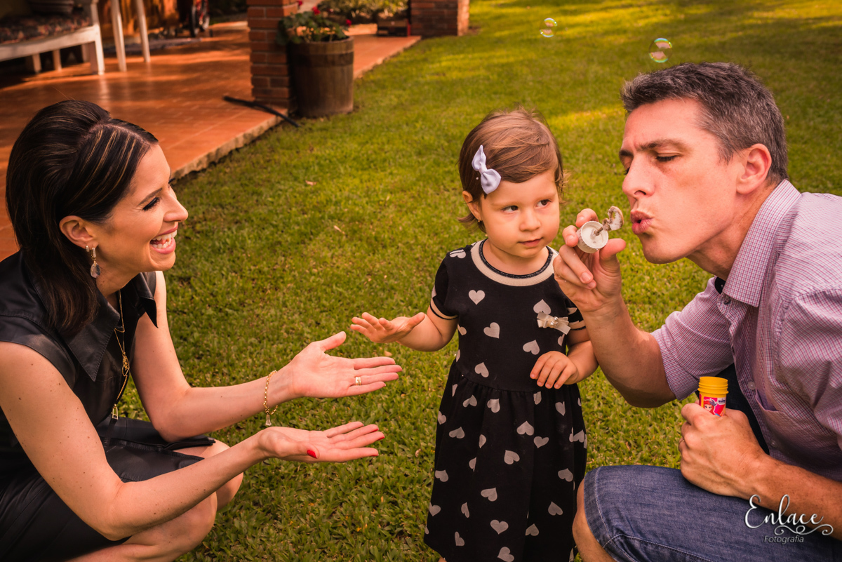 aniversário menina, 2 aninhos, decoração tema Minnie mouse, sitio, feito em casa, família, pandemia 