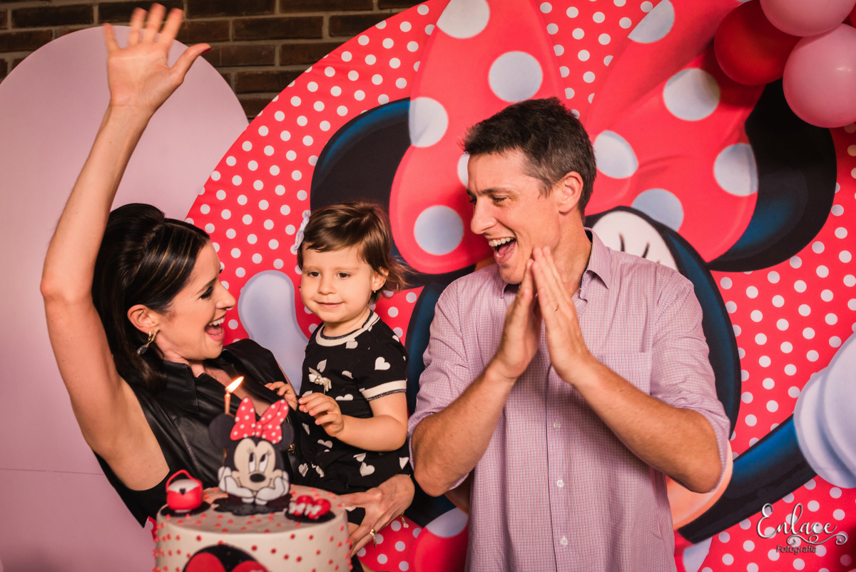 aniversário menina, 2 aninhos, decoração tema Minnie mouse, sitio, feito em casa, família, pandemia 