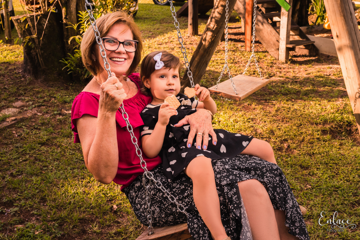 aniversário menina, 2 aninhos, decoração tema Minnie mouse, sitio, feito em casa, família, pandemia 