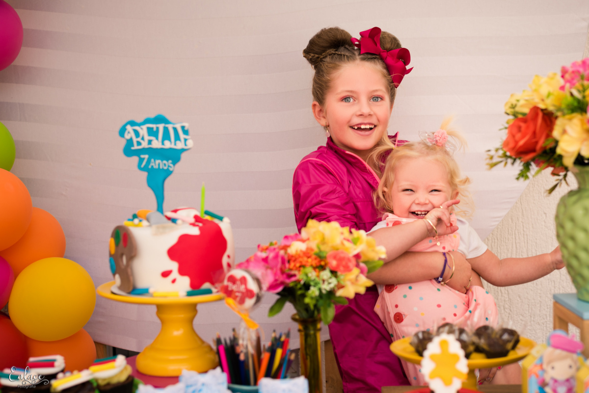 aniversário-infantil-drive-thru-pandemia-intimista-isolamento-social-menina-colorido-decoração-7-anos-lajeado-fotógrafo-família-vinicius-scherer-enlace-fotografia