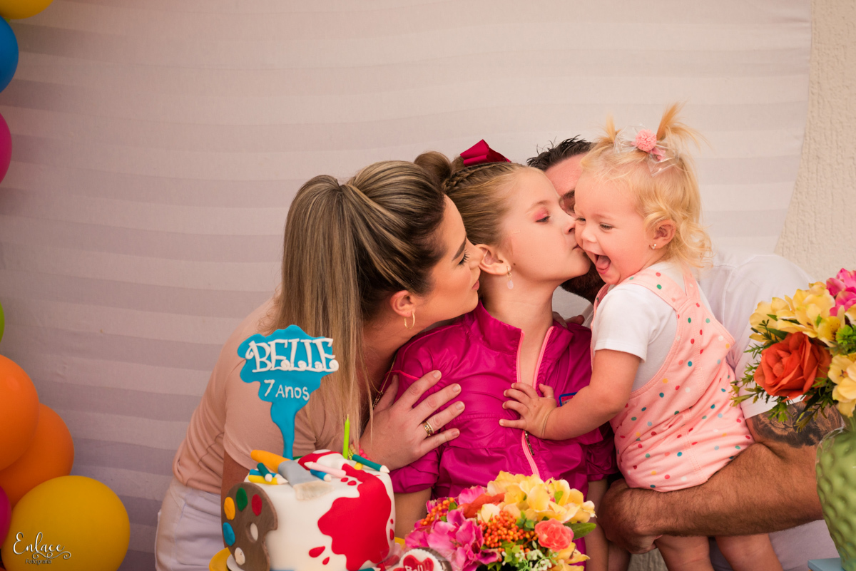 aniversário-infantil-drive-thru-pandemia-intimista-isolamento-social-menina-colorido-decoração-7-anos-lajeado-fotógrafo-família-vinicius-scherer-enlace-fotografia
