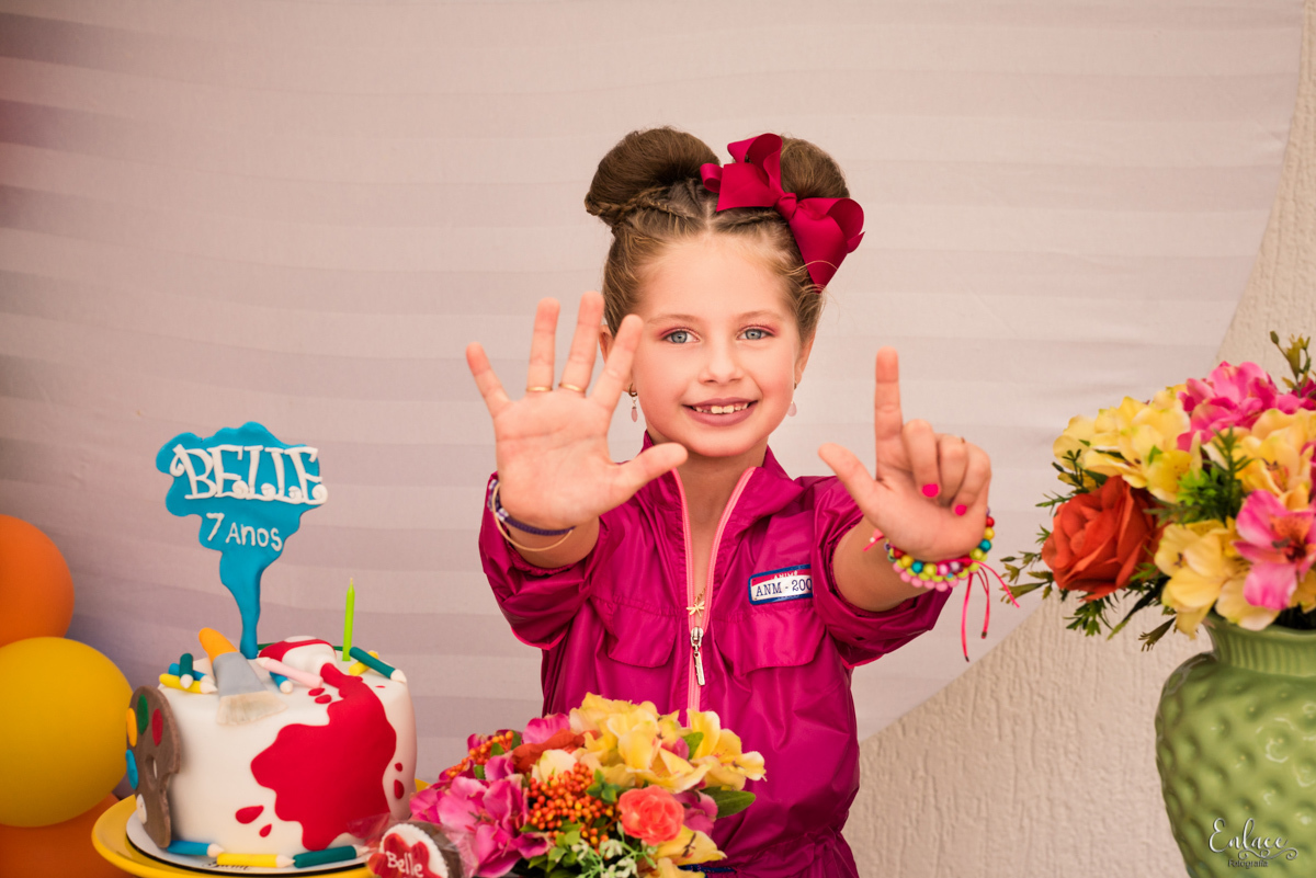 aniversário-infantil-drive-thru-pandemia-intimista-isolamento-social-menina-colorido-decoração-7-anos-lajeado-fotógrafo-família-vinicius-scherer-enlace-fotografia