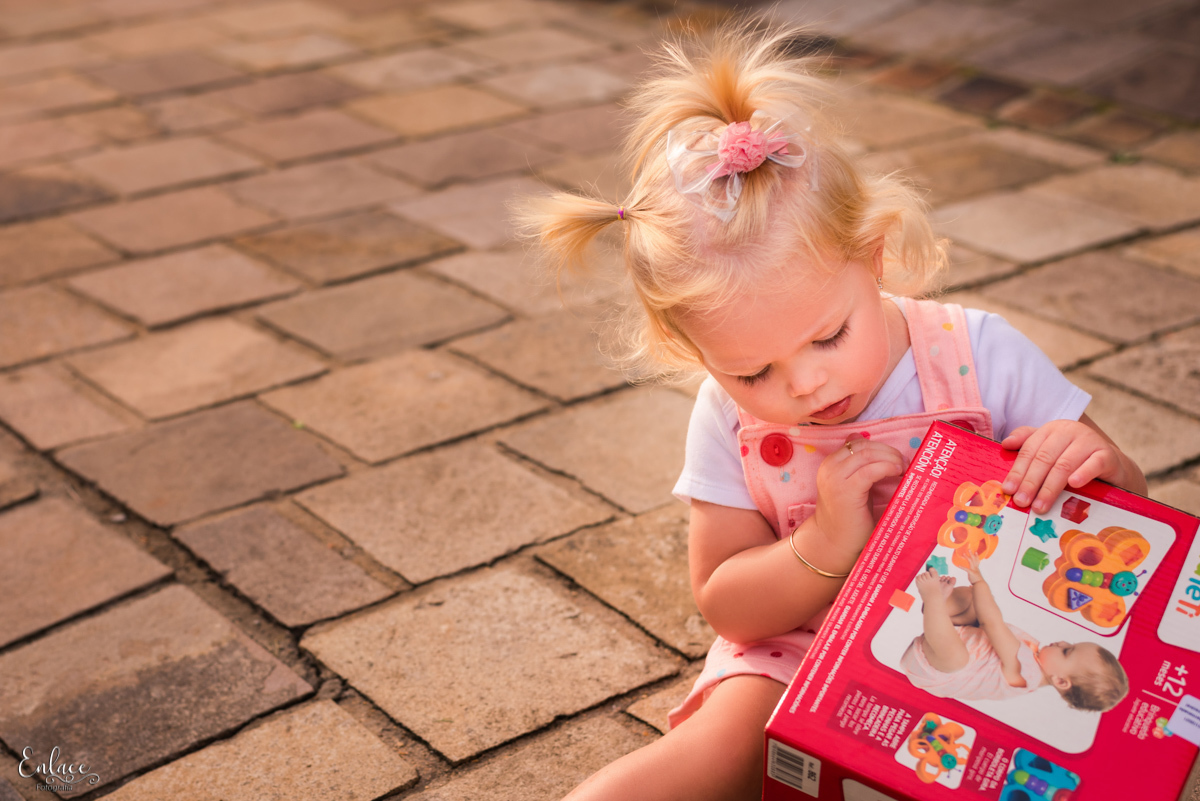 aniversário-infantil-drive-thru-pandemia-intimista-isolamento-social-menina-colorido-decoração-7-anos-lajeado-fotógrafo-família-vinicius-scherer-enlace-fotografia