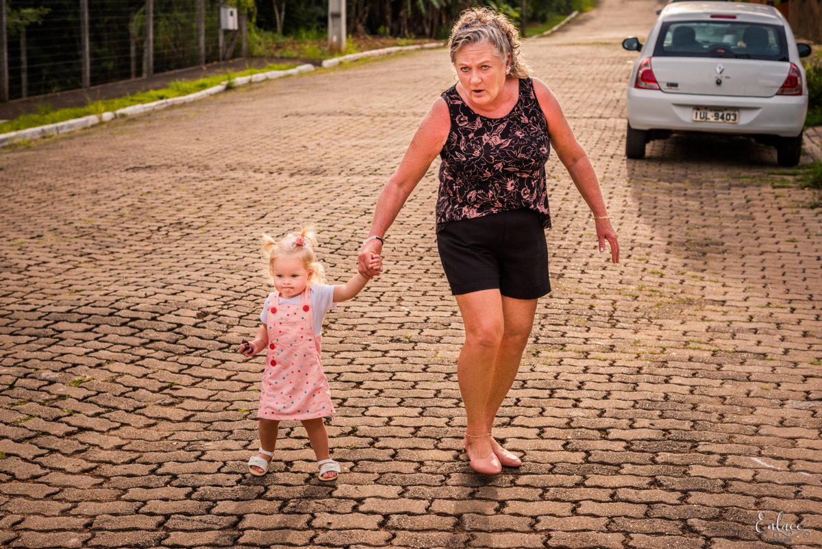 aniversário-infantil-drive-thru-pandemia-intimista-isolamento-social-menina-colorido-decoração-7-anos-lajeado-fotógrafo-família-vinicius-scherer-enlace-fotografia