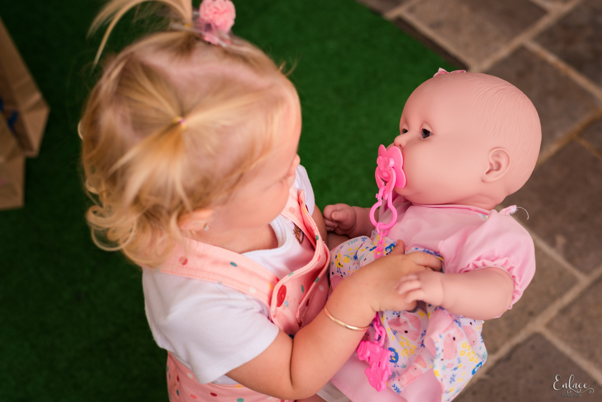 aniversário-infantil-drive-thru-pandemia-intimista-isolamento-social-menina-colorido-decoração-7-anos-lajeado-fotógrafo-família-vinicius-scherer-enlace-fotografia