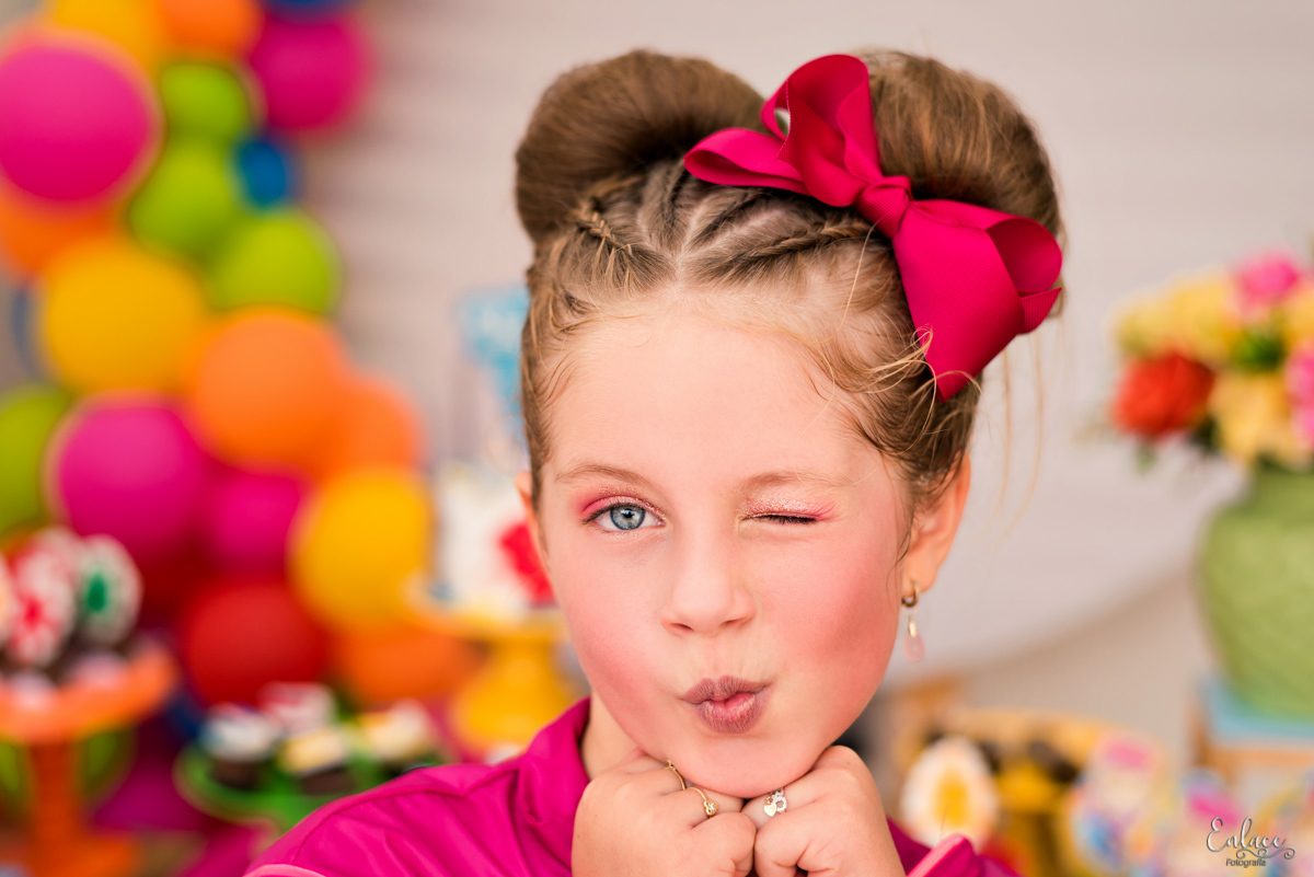 aniversário-infantil-drive-thru-pandemia-intimista-isolamento-social-menina-colorido-decoração-7-anos-lajeado-fotógrafo-família-vinicius-scherer-enlace-fotografia