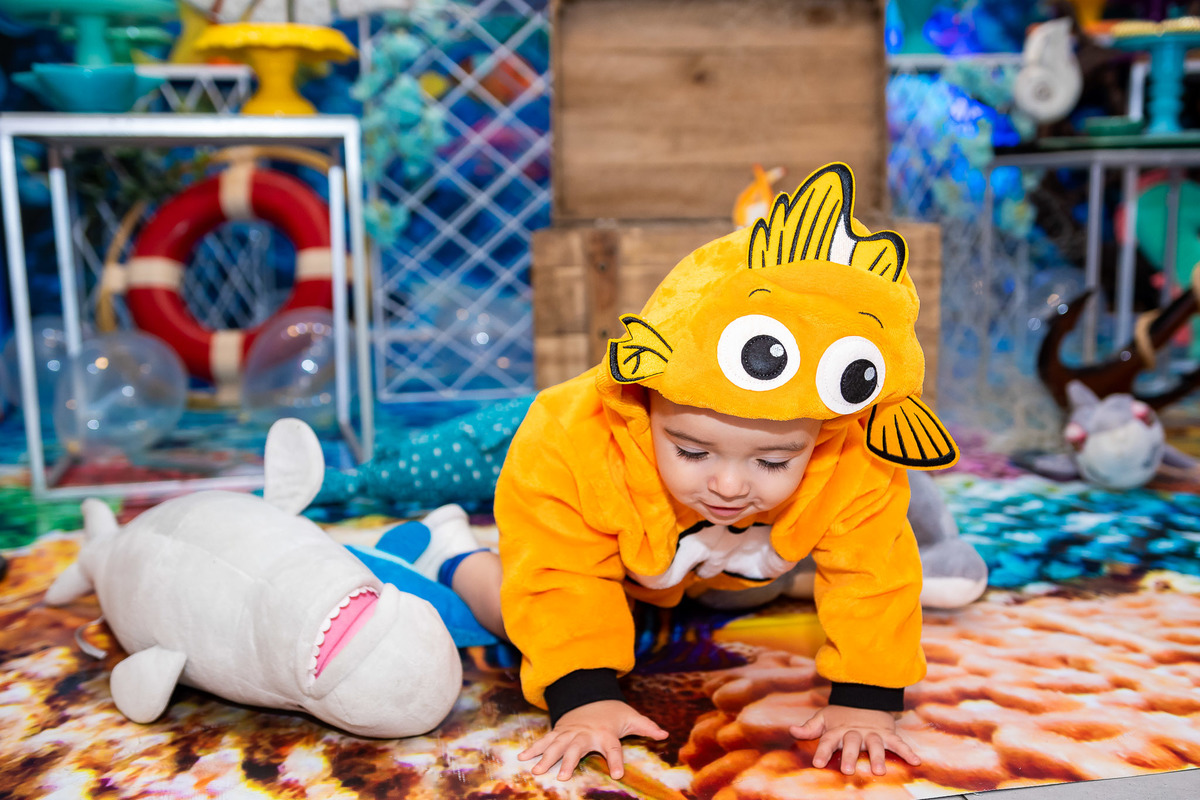 criança vestida de Nemo em festa de aniversário infantil no RJ