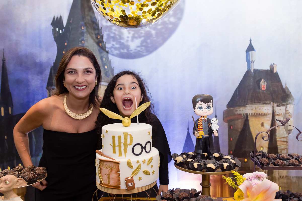 Parabéns animado da Maya na festa do Harry Potter no Nosso Jardim